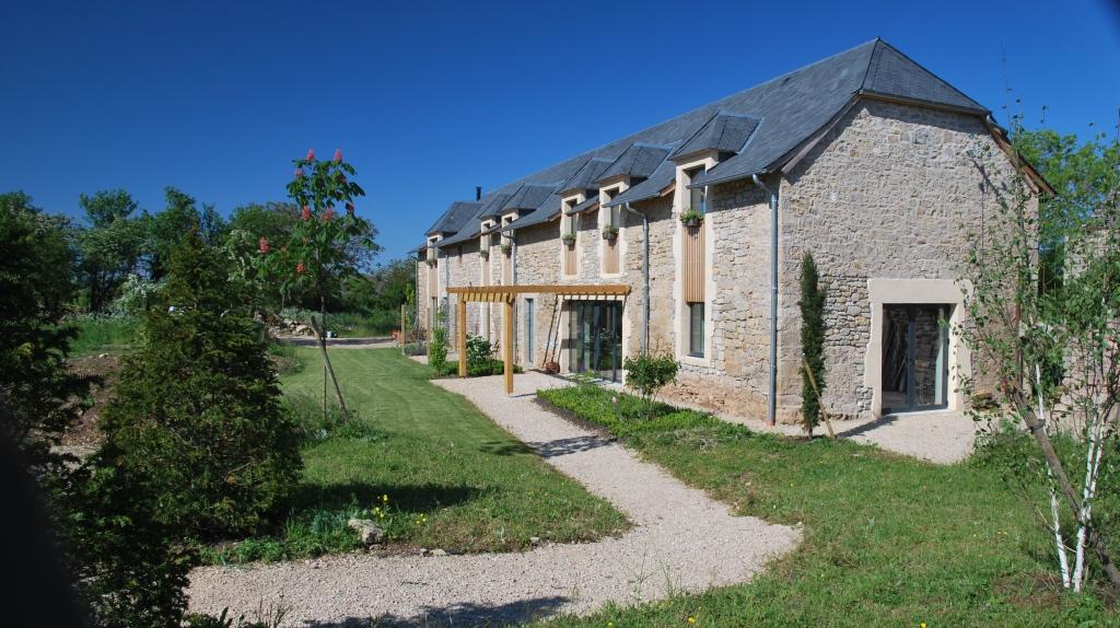 découvrez comment estimer le budget nécessaire pour la rénovation d'une ferme. conseils, exemples de coûts et astuces pour réussir votre projet de rénovation en respectant votre budget.