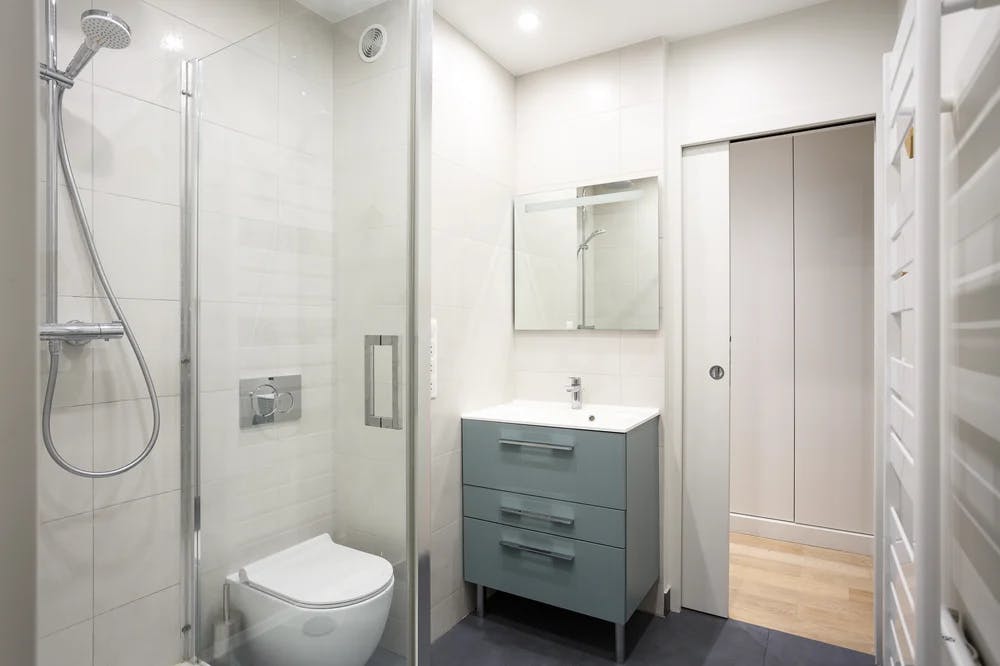 obtenez rapidement un devis personnalisé pour la rénovation de votre salle de bain à paris. comparez les offres des professionnels et démarrez votre projet en toute confiance !