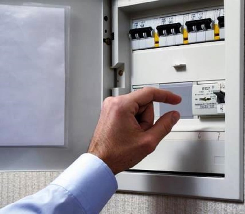 découvrez comment sécuriser l'électricité de votre maison grâce à nos conseils pratiques et solutions efficaces pour une installation fiable et protégée au quotidien.