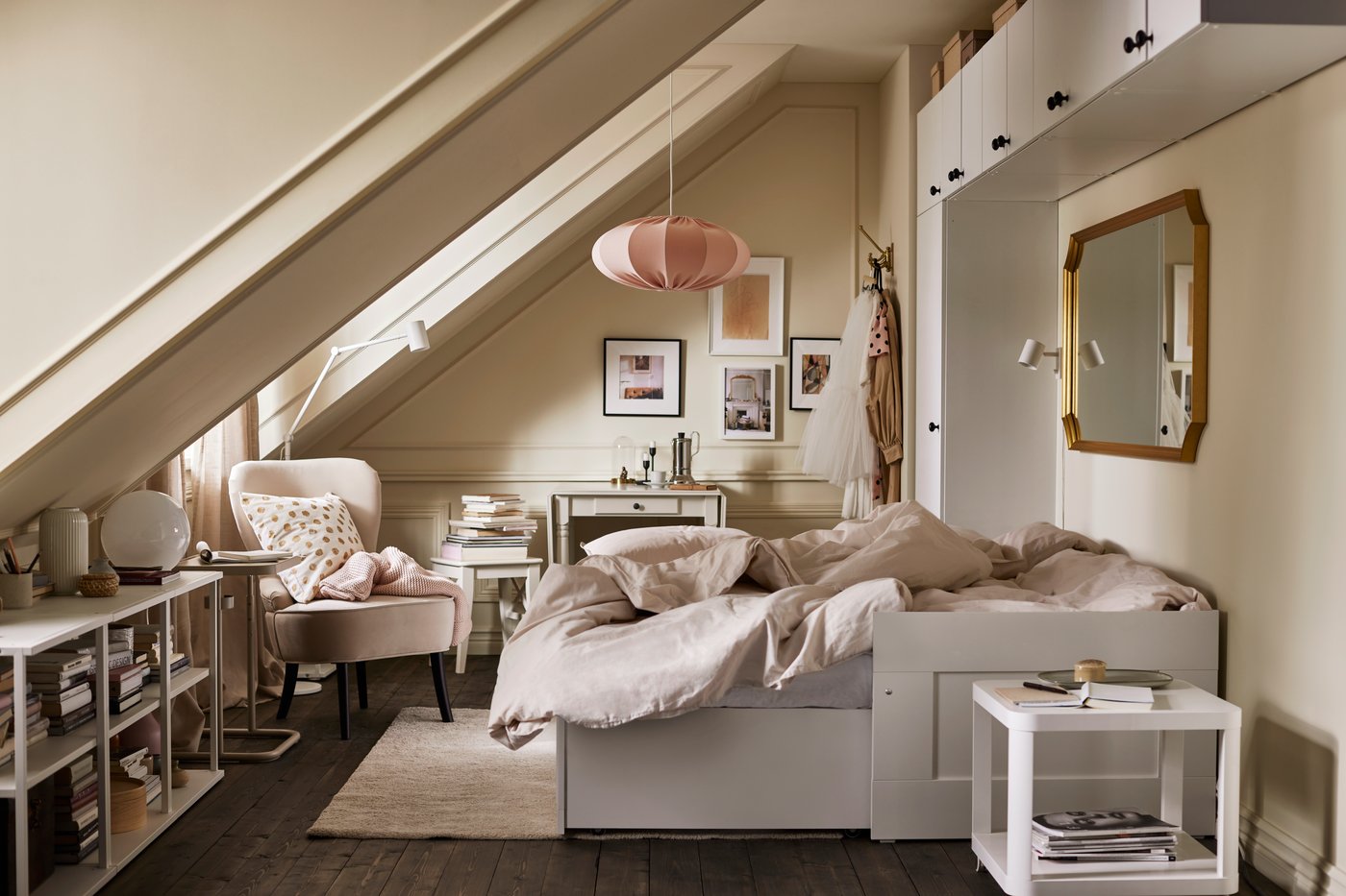 transformez votre grenier en une chambre cosy et chaleureuse grâce à nos idées déco, astuces d’aménagement et conseils pour optimiser l’espace sous les toits.