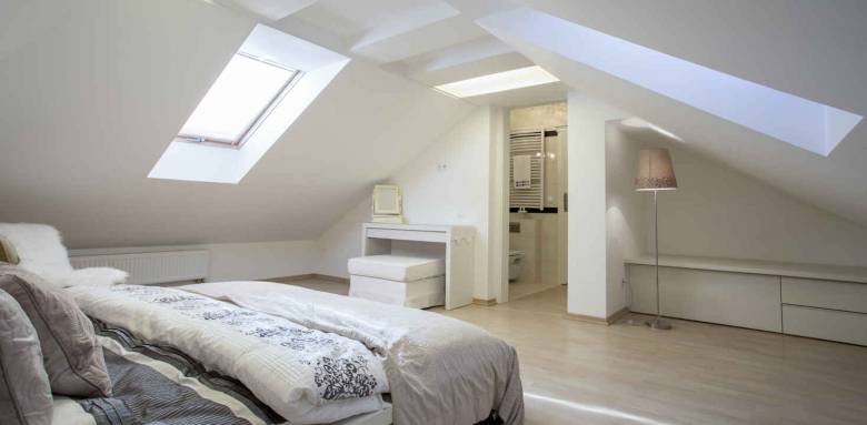 découvrez comment optimiser l’aménagement de vos combles tout en respectant votre budget. astuces et conseils pour maximiser l’espace sans dépenser plus que nécessaire.