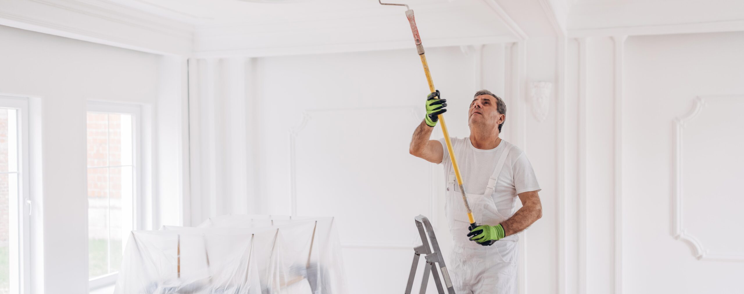 découvrez le prix au m² pour la rénovation de votre logement : estimations, conseils et facteurs influençant le coût des travaux en 2024.