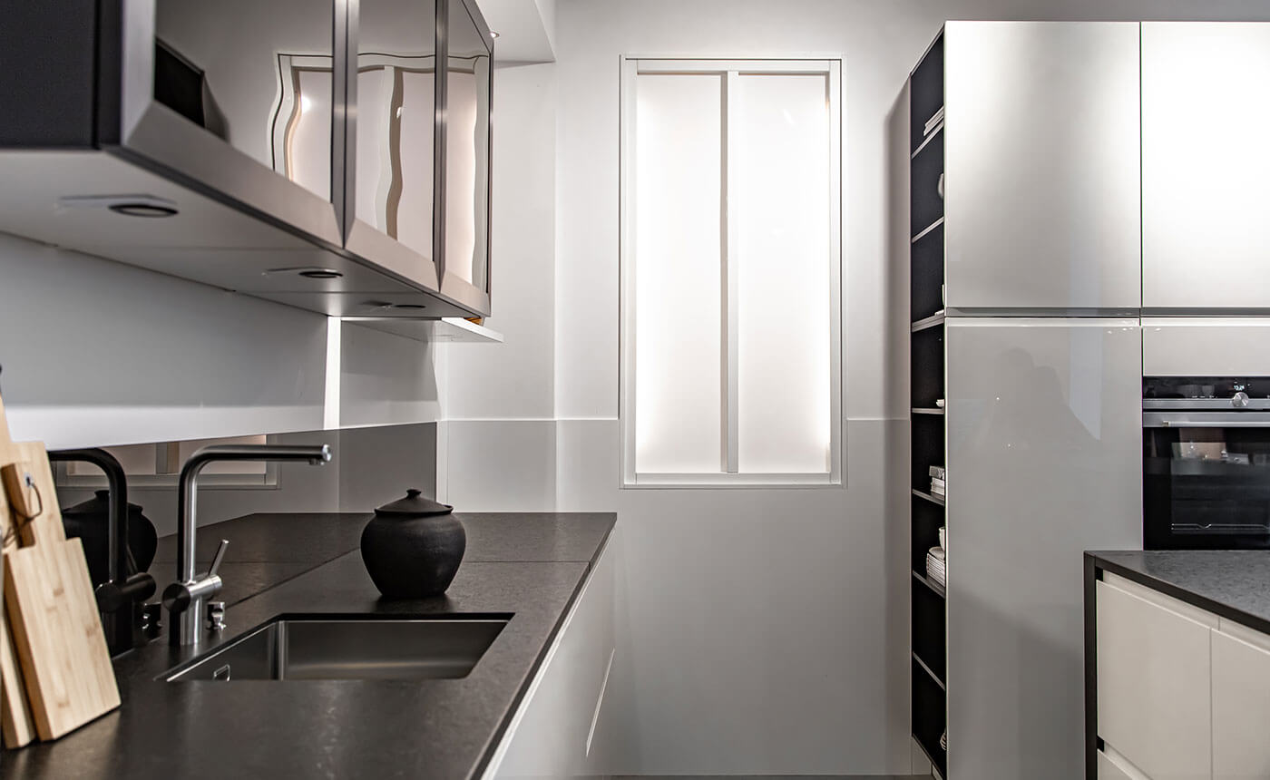 découvrez le prix de la rénovation d'une cuisine au m2 : estimation des coûts, conseils pour évaluer votre budget, et facteurs qui influencent le tarif des travaux en 2024.