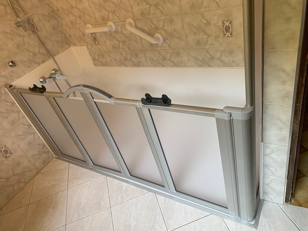 besoin de remplacer votre baignoire par une douche à paris ? profitez d’une installation rapide, moderne et sur mesure. devis gratuit et travaux réalisés par des experts qualifiés.