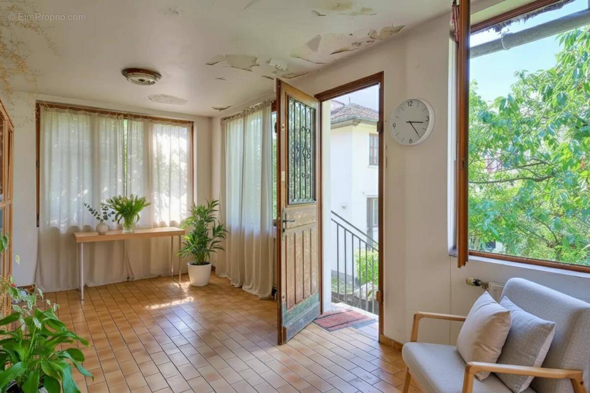 confiez la rénovation de votre appartement à champigny à des experts. bénéficiez de conseils personnalisés et de travaux de qualité pour moderniser votre intérieur selon vos envies.