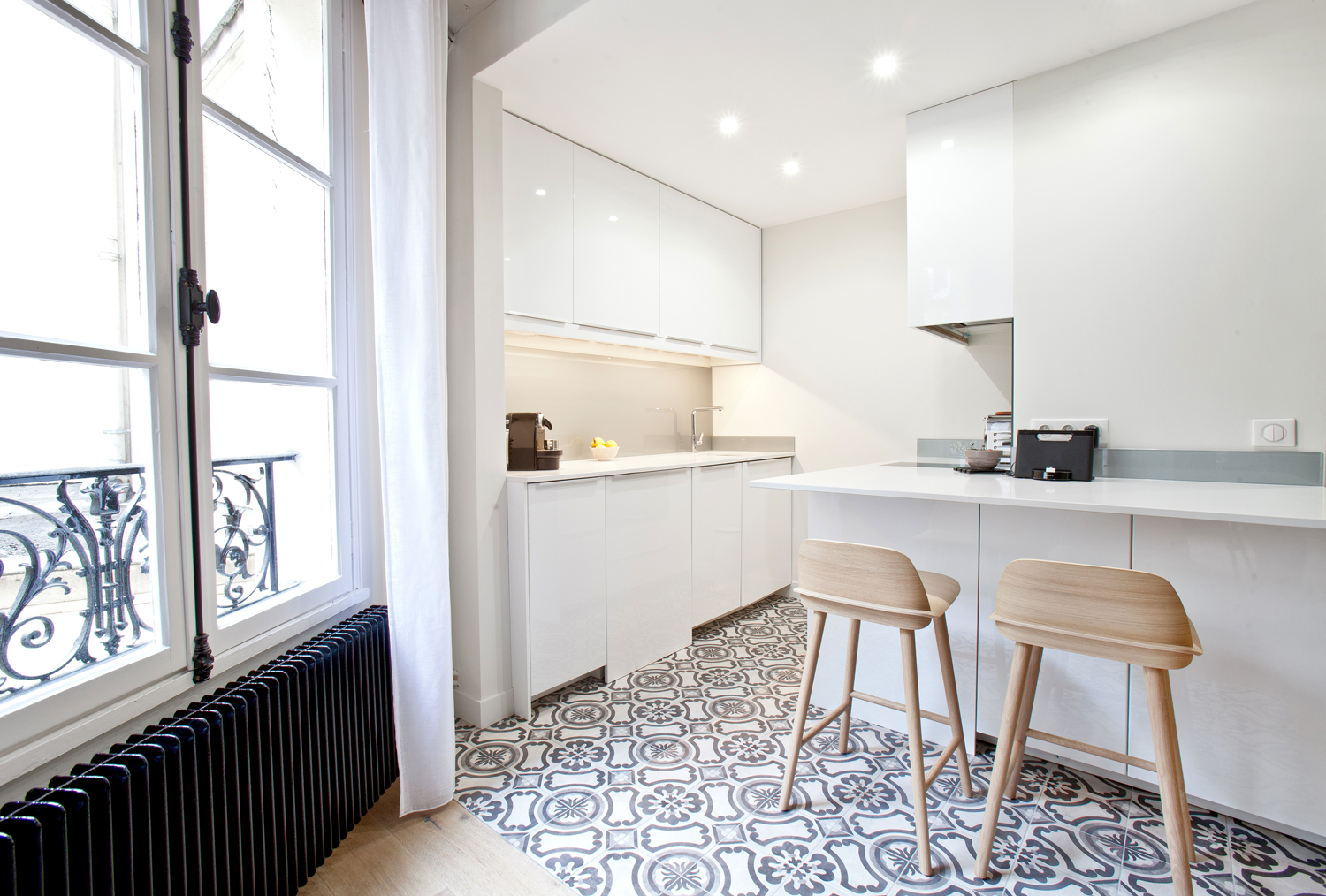 faites rénover votre cuisine à paris avec des experts : conception sur-mesure, matériaux de qualité et finitions haut de gamme. obtenez votre devis personnalisé rapidement !