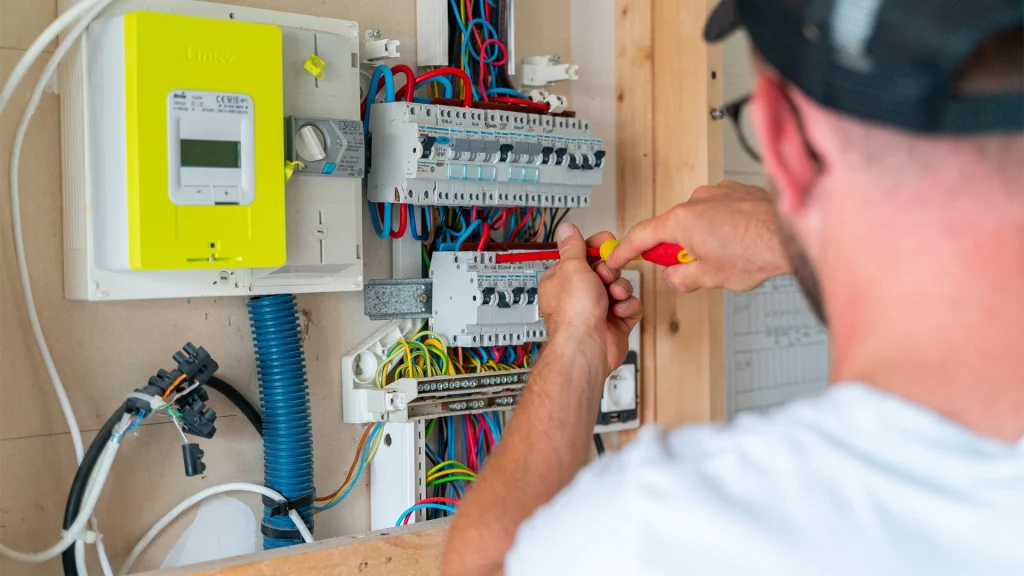 optez pour une rénovation électrique sans souci : conseils, astuces et accompagnement pour moderniser l’installation électrique de votre logement en toute sécurité, conformité et tranquillité d’esprit.
