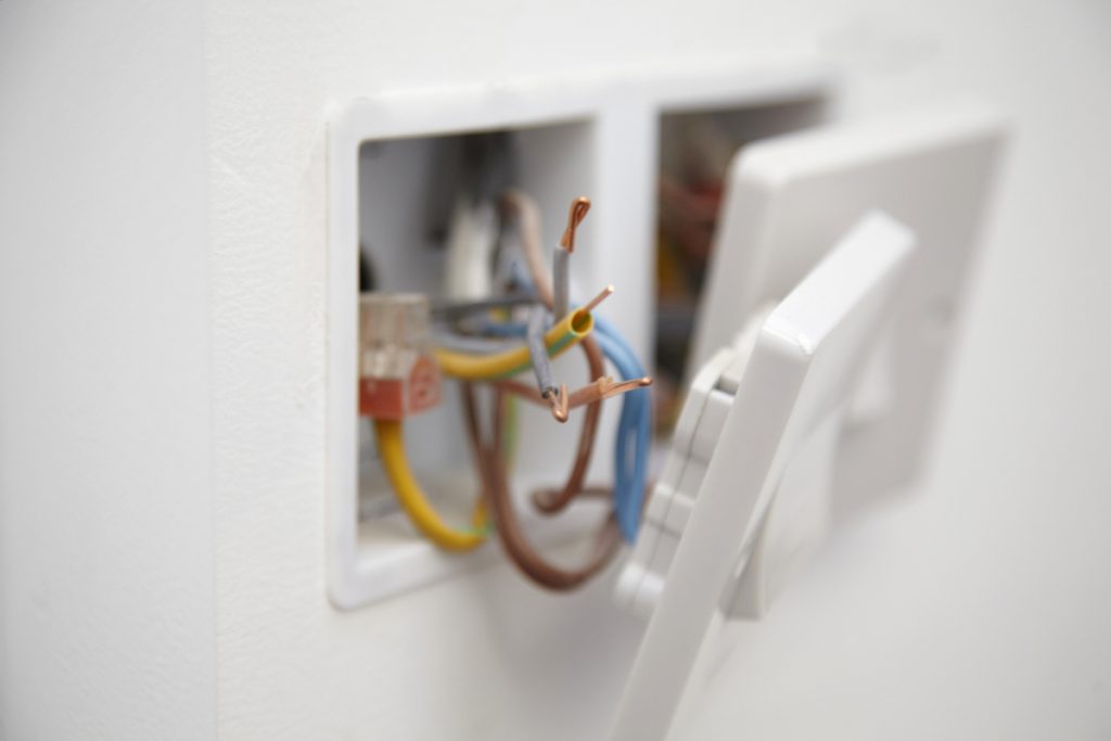 optez pour une rénovation électrique sécurisée pour votre habitation. confiez vos travaux à des professionnels afin d’assurer la conformité, la sécurité et la fiabilité de votre installation électrique.