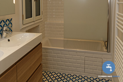 confiez la rénovation de votre salle de bain à paris à des professionnels qualifiés. modernisez votre espace avec des solutions sur mesure, des matériaux de qualité et un accompagnement personnalisé.