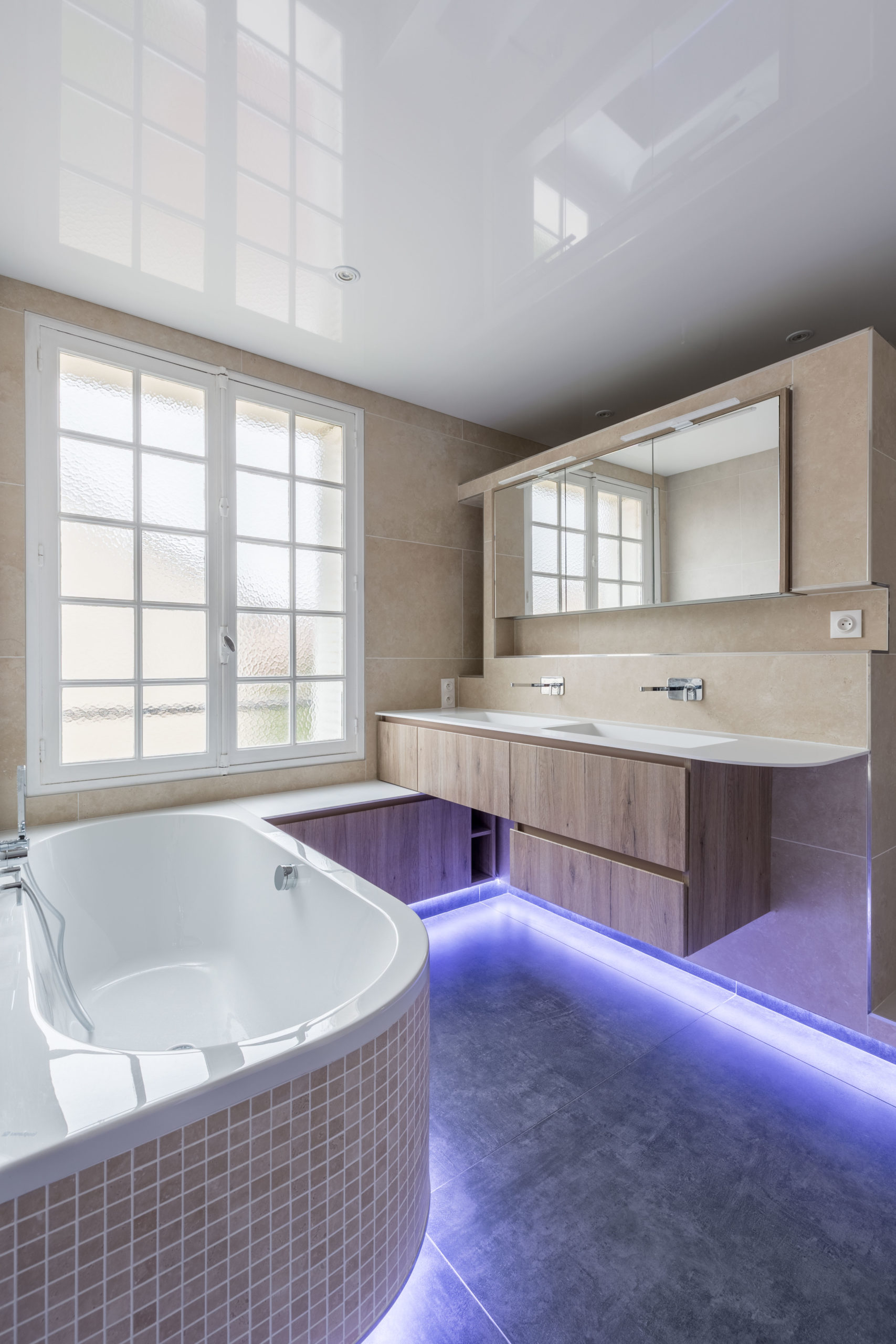 confiez la rénovation de votre salle de bain à paris à des experts. conseils personnalisés, matériaux de qualité et finitions soignées pour transformer votre espace selon vos envies. devis gratuit !