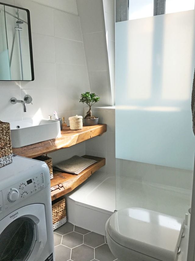 confiez la rénovation de votre salle de bain à paris à des experts qualifiés. modernisez votre espace avec des solutions sur mesure, des matériaux de qualité et un accompagnement professionnel pour un résultat élégant et durable.