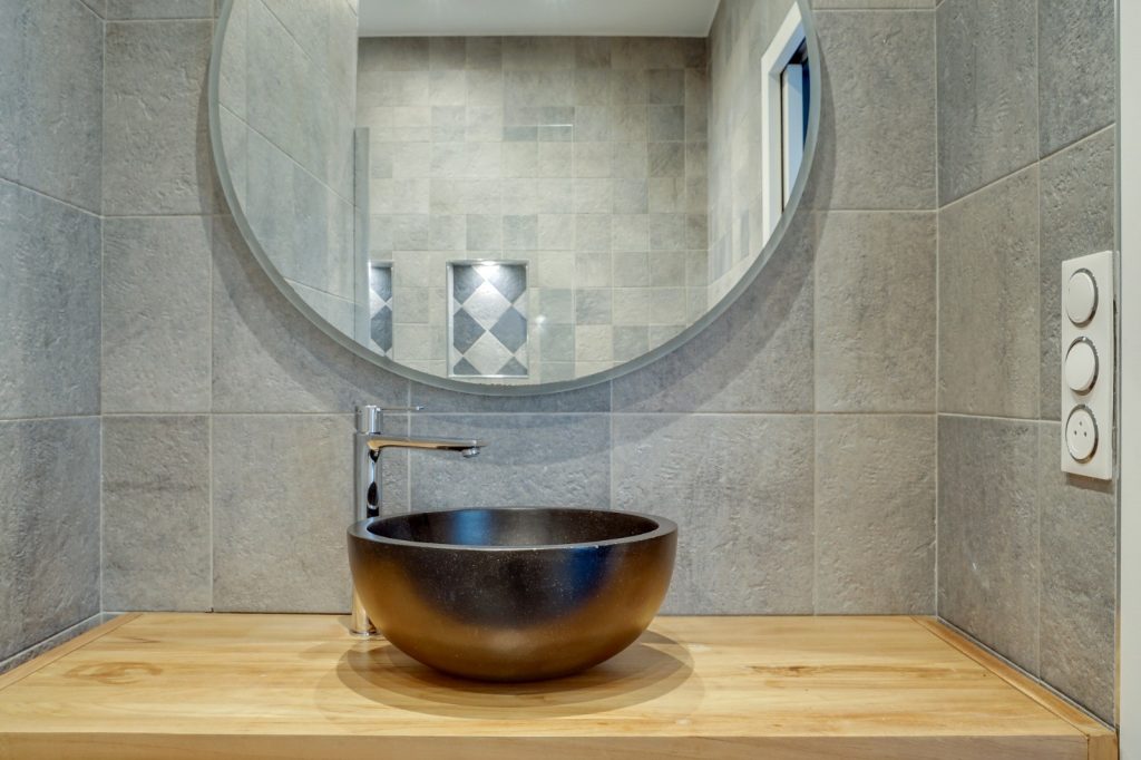 besoin de rénover votre salle de bain à paris ? découvrez nos solutions complètes de rénovation pour une salle de bain moderne, fonctionnelle et élégante. devis gratuit.