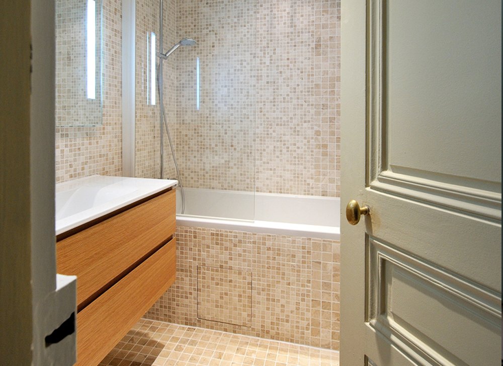 confiez la rénovation de votre salle de bain à paris à des experts : conception sur mesure, matériaux de qualité et finitions soignées. obtenez un devis gratuit pour transformer votre espace selon vos envies.