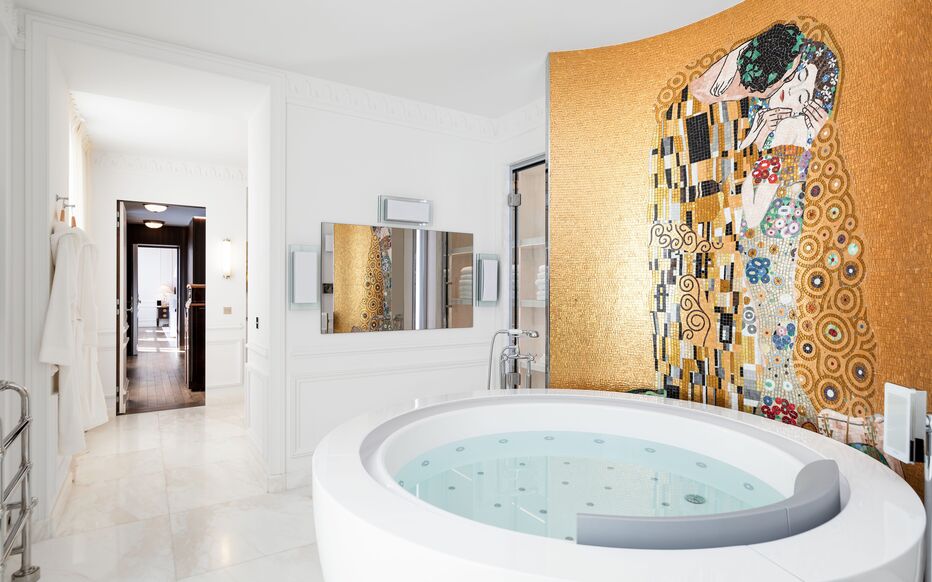 transformez votre salle de bain à paris avec notre service clé en main : conception sur mesure, rénovation complète et installation rapide pour un espace moderne et fonctionnel.