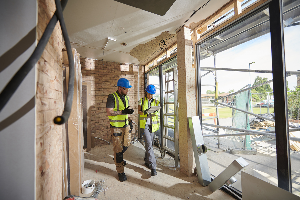 découvrez nos conseils pratiques pour bien choisir votre entreprise de rénovation et garantir la réussite de vos travaux.