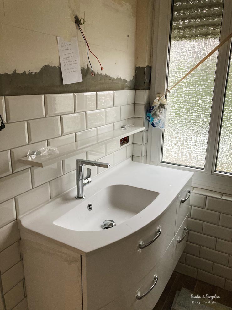 découvrez comment estimer le budget nécessaire pour rénover une salle de bain de 5m2. conseils, prix moyens, astuces pour optimiser vos travaux et respecter votre enveloppe budgétaire.