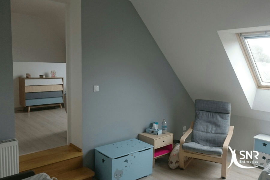 découvrez tout sur le coût d’aménagement des combles : prix moyens, facteurs influençant le budget, conseils pour optimiser vos travaux et obtenir un espace habitable confortable.