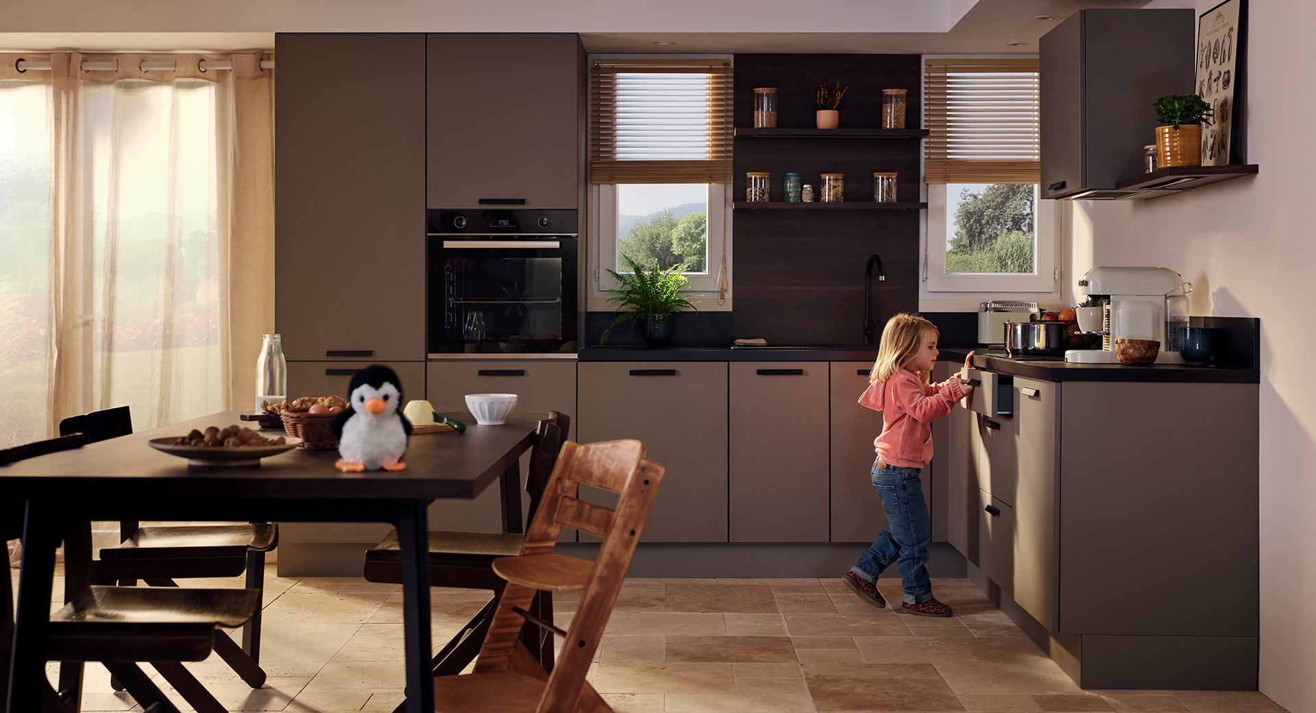 trouvez le cuisiniste idéal pour concevoir et installer la cuisine de vos rêves. conseils personnalisés, aménagement sur mesure et accompagnement de a à z pour une cuisine fonctionnelle et esthétique.