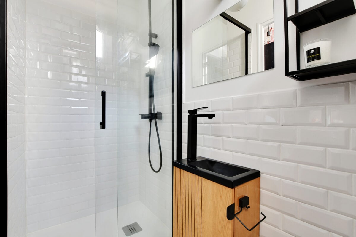 obtenez un devis personnalisé pour la rénovation de votre salle de bain avec un architecte professionnel. conseils, design sur mesure et estimation détaillée.