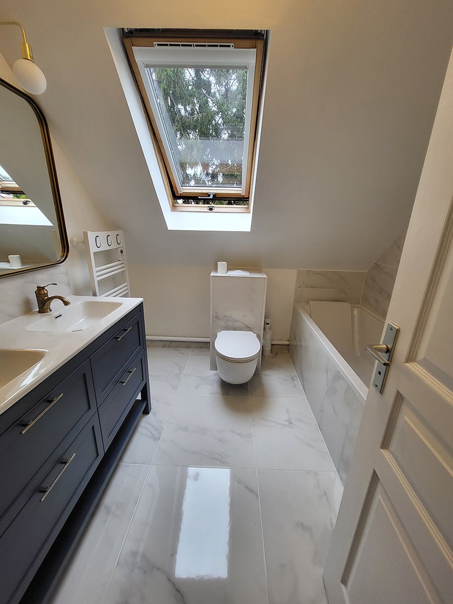 obtenez rapidement un devis personnalisé pour la rénovation ou l'aménagement de votre salle de bain à paris. comparez les tarifs et trouvez le meilleur professionnel près de chez vous.