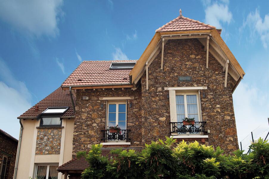 découvrez les tarifs clés pour la rénovation d'une maison ancienne : coûts estimés, conseils et astuces pour un projet réussi.
