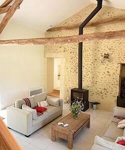 découvrez comment estimer et maîtriser le budget pour la rénovation d'une maison ancienne. conseils pratiques et guide complet pour un projet réussi sans dépassement de coûts.