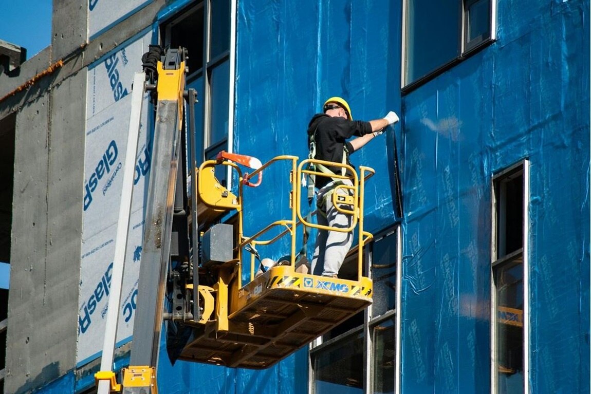 découvrez nos conseils pratiques et étapes clés pour réussir votre rénovation électrique en toute sécurité. modernisez votre installation électrique et assurez le confort de votre habitation !