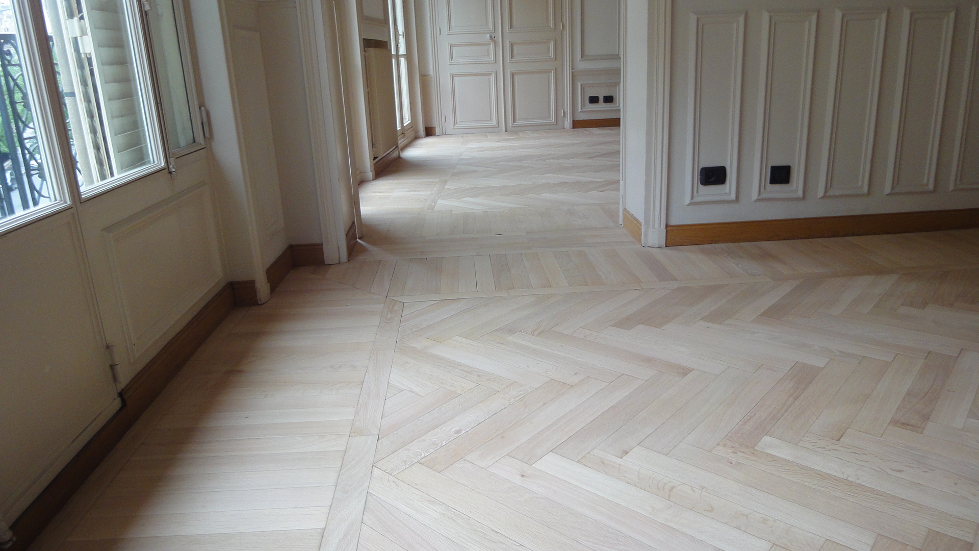 expert en rénovation de parquet à paris 16, nous redonnons vie à vos sols en bois avec qualité et savoir-faire. devis gratuit et conseils personnalisés.