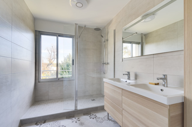 découvrez nos conseils et idées pour réussir la rénovation de votre salle de bain : choix des matériaux, astuces déco, budget et étapes clés pour transformer votre espace selon vos envies.