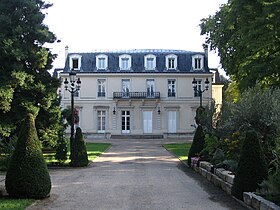 besoin d'un serrurier d'urgence à garches ? intervention rapide et professionnelle 24h/24 pour vos dépannages, ouvertures de porte et réparations.