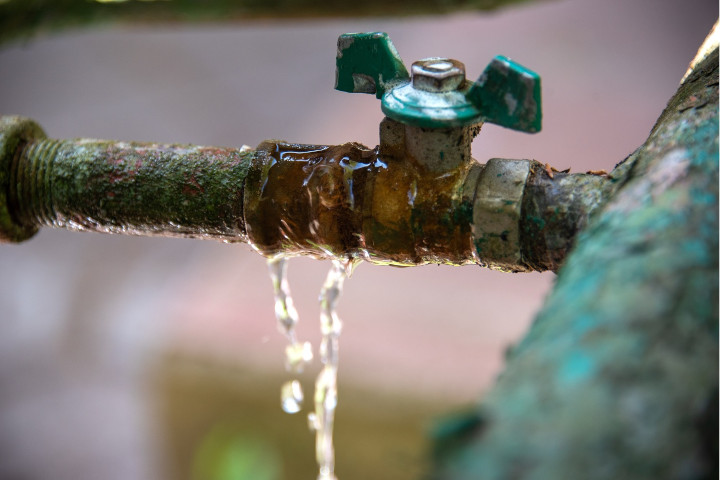 découvrez des méthodes efficaces et des conseils pratiques pour stopper les fuites d’eau à condé-sur-vesgre, préserver votre habitat et économiser l'eau.