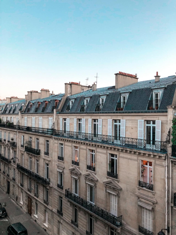 service de rénovation complète d'appartements à paris 18 : transformation sur mesure, qualité et respect des délais pour votre projet immobilier.